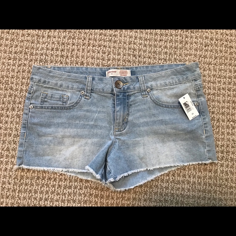 No Boundaries Basic Shorts